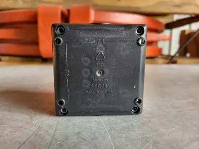 NEW SIEMENS 3SB3 801-0DB3