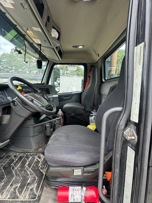 USED 2020 VOLVO D13