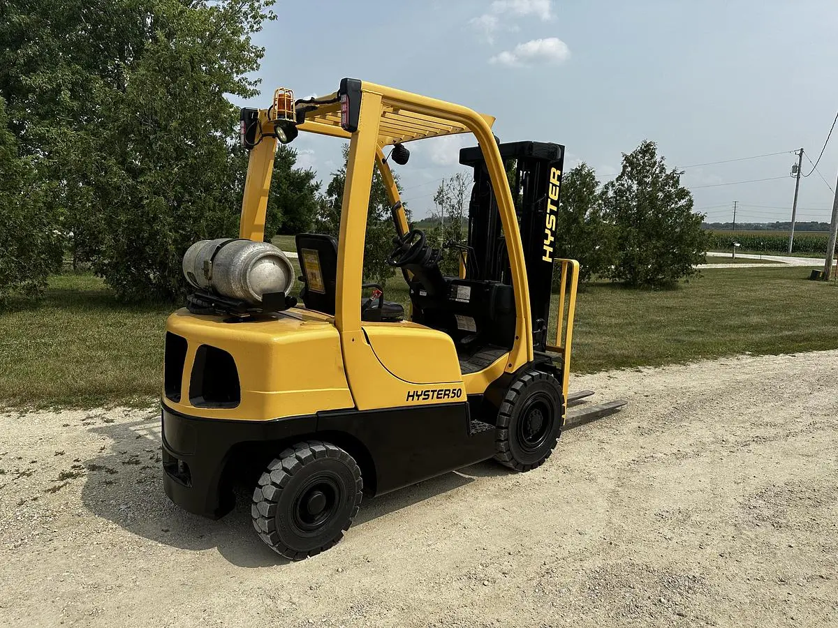 USED 2015 HYSTER 50