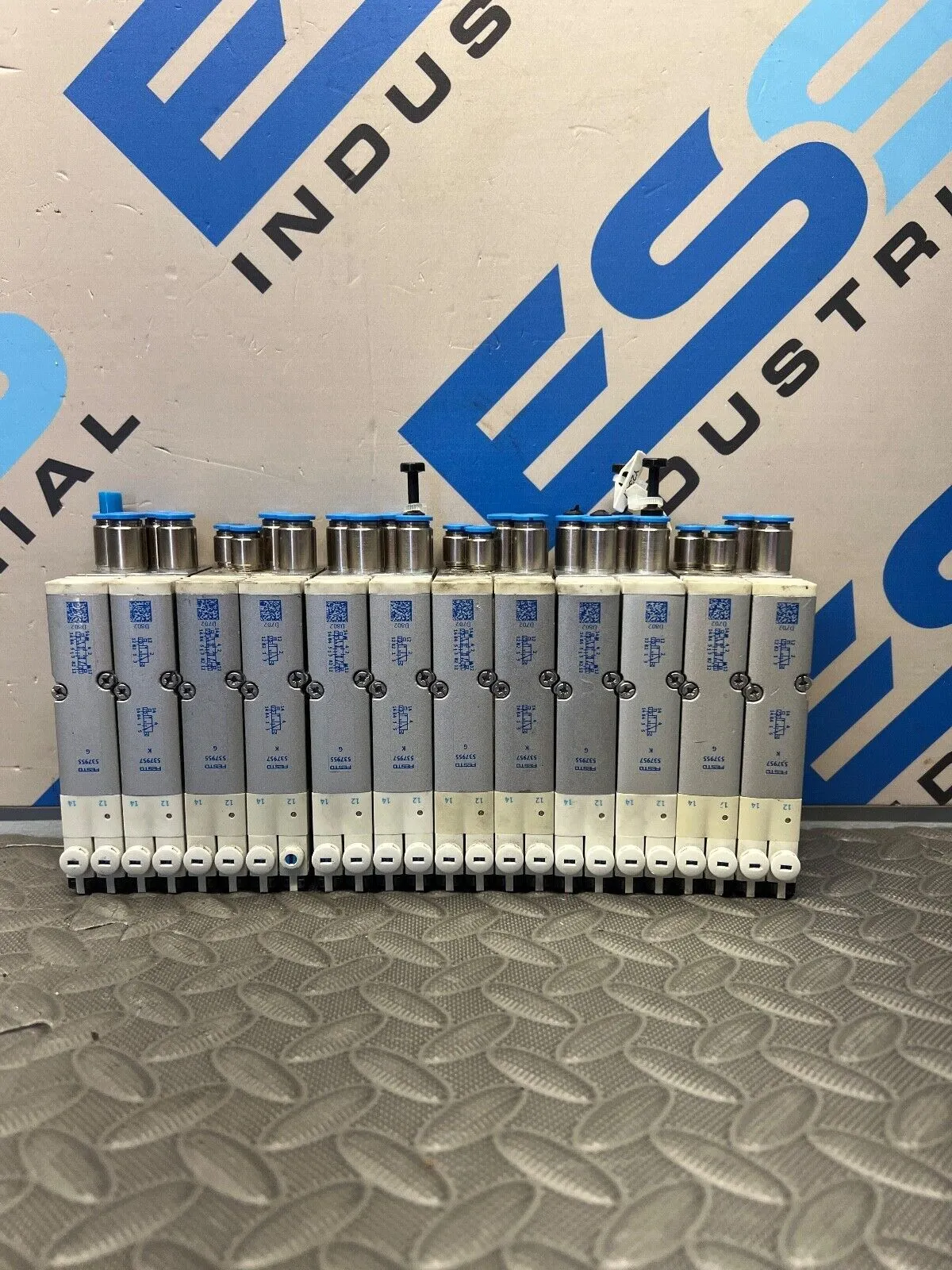 USED Festo 537957 K attached to 537955 G attached to VMPA2-FB-EMS-4