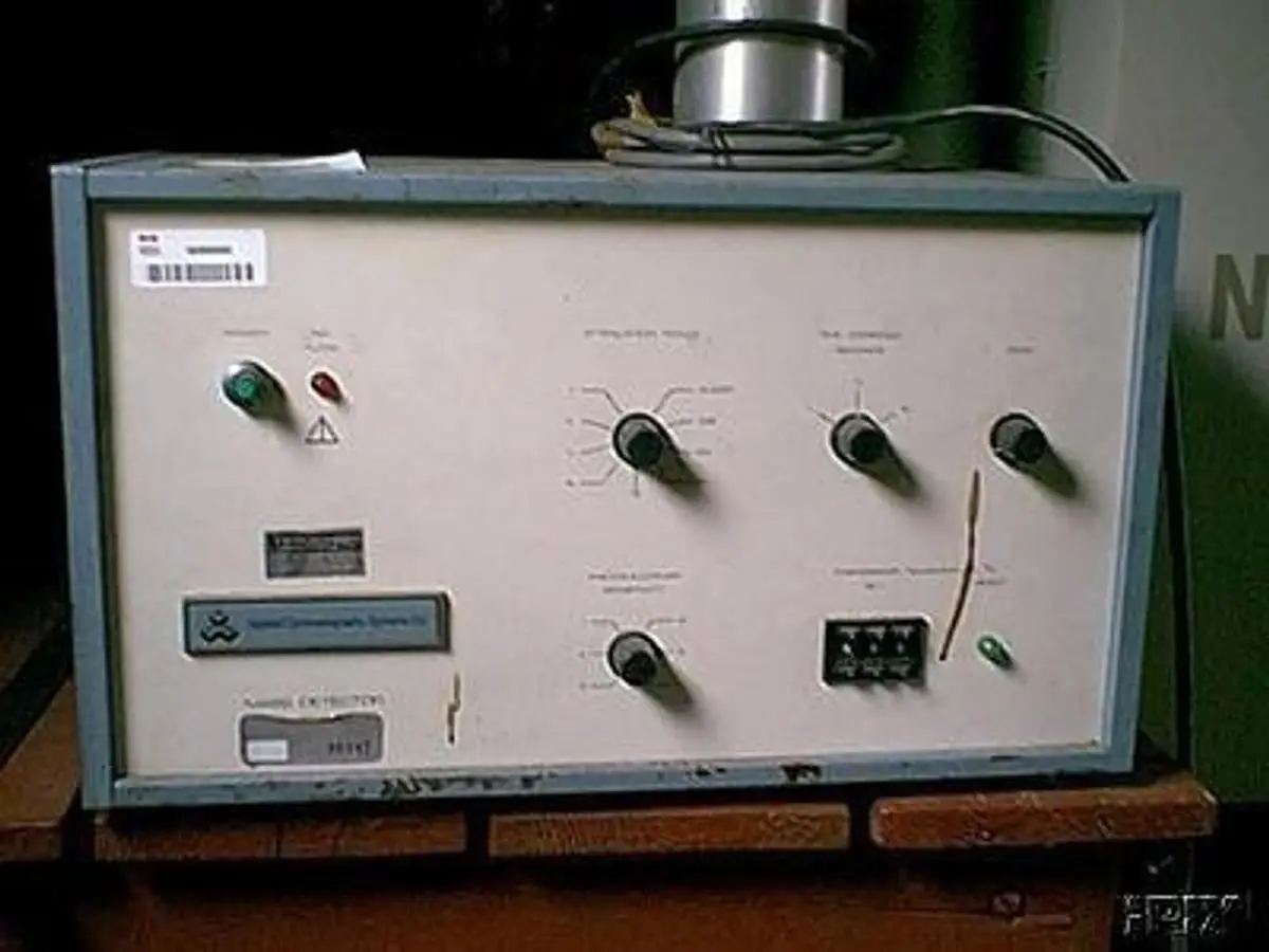 QTY. 1. MASS DETECTOR CHROMATOGRAPHY MODEL 750/14 ...