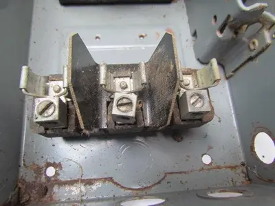 Square D H361 30 amp 600Volt fusedsafety switch disconnect