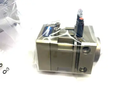 New | in-Stock SCHUNK Miniature Swivel Vane SFL-40-S-180 Rotary Actuators Michigan US | Maverick Industrial Sales #1473985