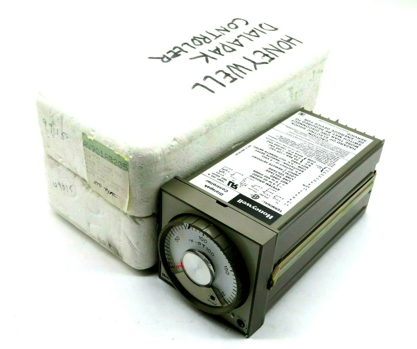 NEW HONEYWELL AV901AB205 TEMPERATURE CONTROLLER 120V 50/60HZ