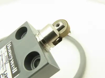 Honeywell 914CE2-3 MICRO SWITCH Miniature Precision Limit Switch Silver Contacts