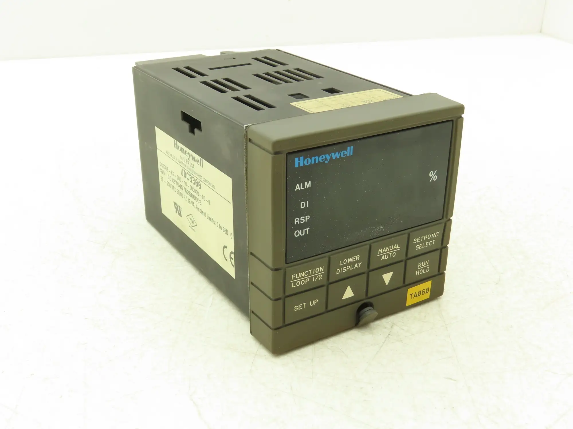 Honeywell UDC3300 Digital Temperature Controller DC330B-KE-000-10-000000-00-0