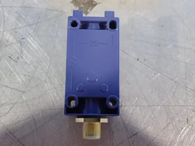 Used TELEMECANIQUE ZCKJ1D Relays & Switches Ohio US | HGR 24 #911943