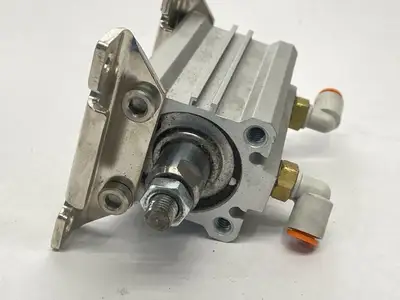 Used SMC NCQ2L32-45DCM Pneumatic Cylinders Michigan US | Maverick Industrial Sales #1401757