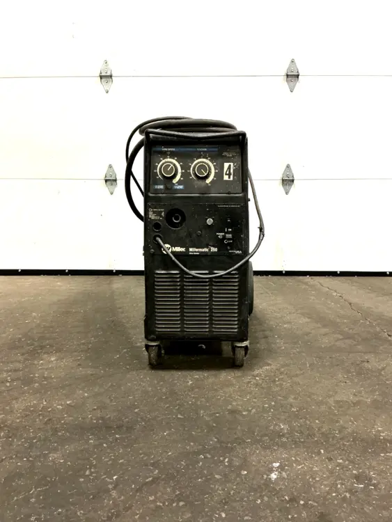Used Miller _UNKNOWN_ Wire Feed Welders Ohio US | Equipment Recovery Corp. #1331424