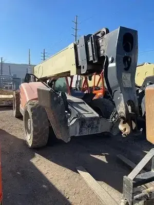 USED 2015 JLG 1255