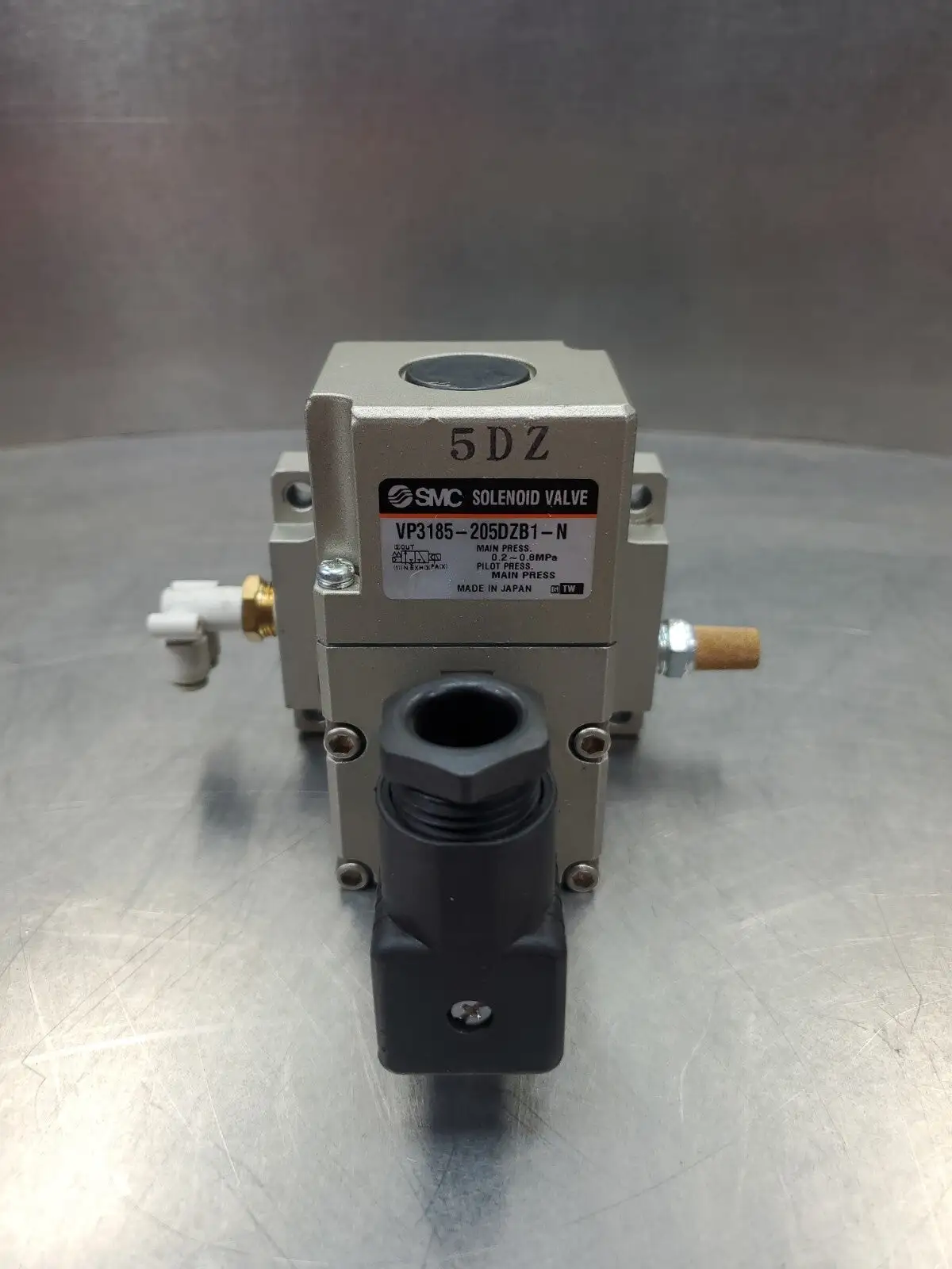 SMC VP3185-205DZB1-N 0.2-0.8MPa SOLENOID VALVE W/SMC Cable Unit. 6D-10
