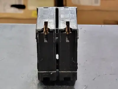 USED SQUARE D HOM245