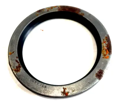 NEW GARLOCK KLOZURE 21086-2462 OIL SEAL 210862462