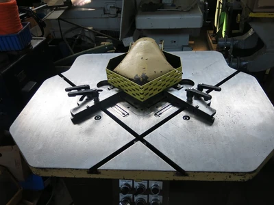 Diacro 9″ x 9″ Hydraulic Notcher 10ga Capacity