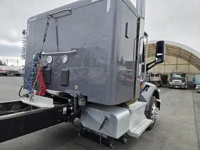 USED 2020 PETERBILT 567