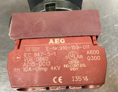 EEC AEG BSP-RS-01W/ SES-01 Locking Mushroom Push Button W/ Keys 4H