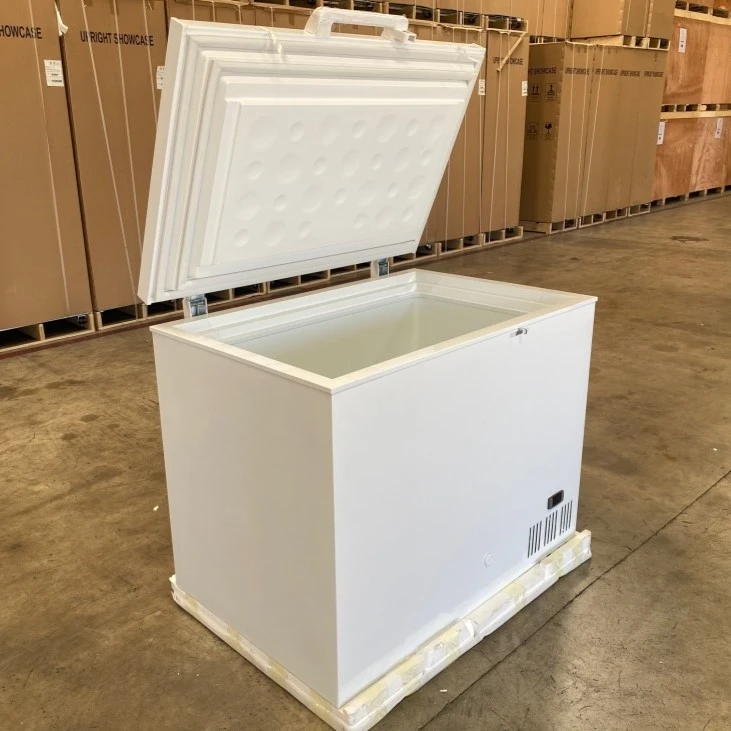 171-0388 41" Solid Top Self Contained Ultra Low Temperature Chest Freezer