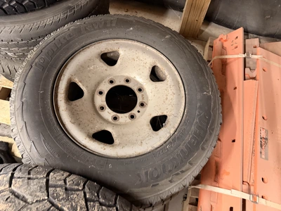 Used LOT OF (6) TIRES WITH SOME RIMS. _UNKNOWN_ Wheels & Tires Michigan US | Miedema Asset Management Group #1320802