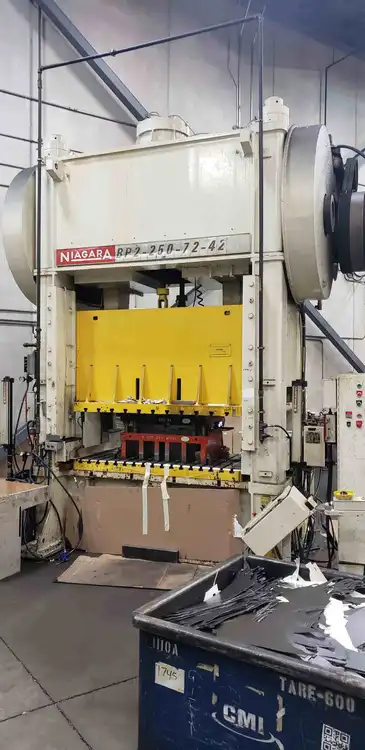 Used NIAGARA BP2-250-72-42 Straight Side Presses Michigan US | PressTrader Limited #38030