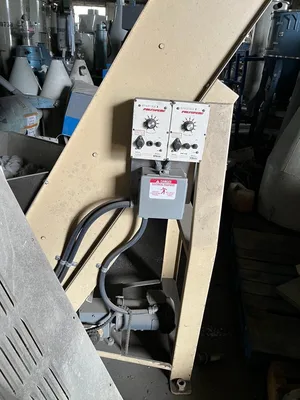 Used _UNKNOWN_ _UNKNOWN_ Bottle Feed Hopper Elevator Louisiana US | International Packaging Company #1260087