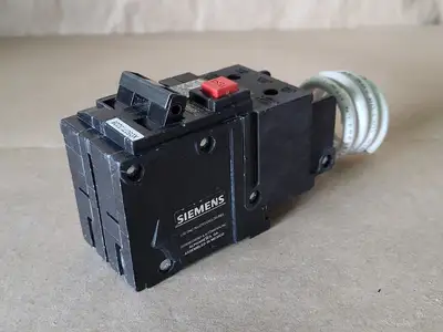 30 Amp 2 Pole 120/240 Volts GFCI Circuit Breaker QE230