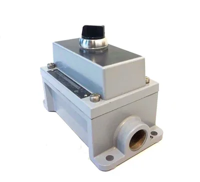 NEW ALLEN BRADLEY 800H-R2HX7 SELECTOR SWITCH STATION SER.X 800HR2HX7