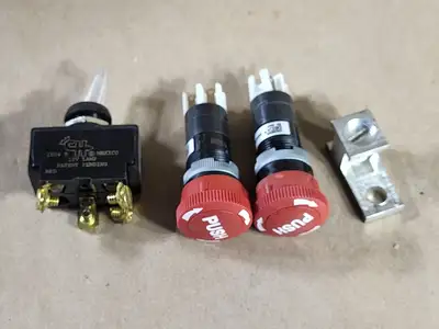 NEW SQUARE D 8911DPSG43V07