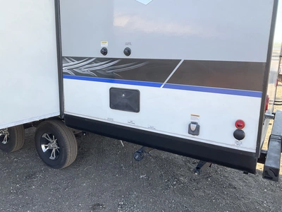 USED 2018 WHITE HAWK 23MRB