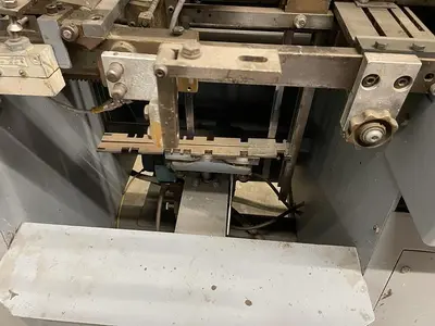 USED 1989 BURT 408D HYDRAULIC ROLL THROUGH LABELER
