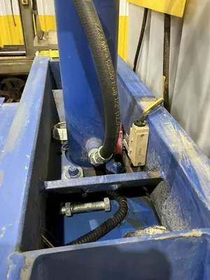 55 GALLON DRUM VESTIL HYDRAULIC CRUSHER & COMPACTOR, MODEL #WBB3147055: YOBRO #24913
