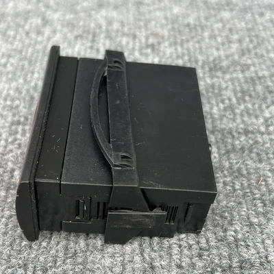 Used Dwyer Instruments TS-13010 Temperature Controls California US | Davliegogo LLC #1705719