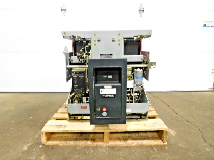 Used GE AKR-7F-100 Circuit Breakers Ohio US | Equipment Recovery Corp. #1329733