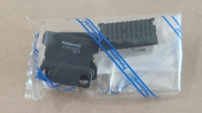 NEW KEYENCE KV-300