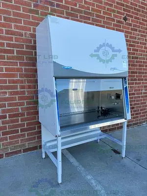 USED LABCONCO 302419000  LOGIC PLUS SERIES BIOSAFETY CABINET 4 FT CLASS II TYPE A2