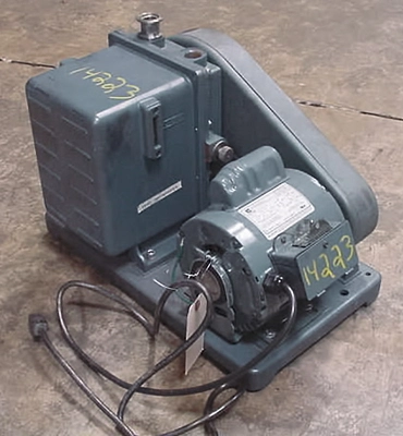 USED WELCH VACUUM PUMP 1402