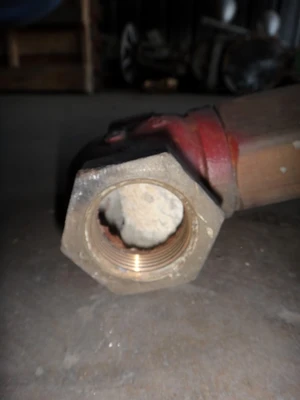 Fisher 1.25 150 Class, Bronze Threaded Control Valve
