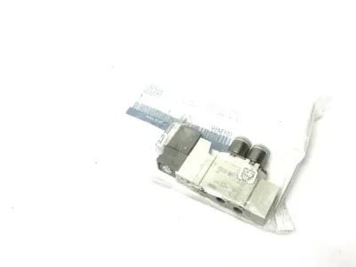 NEW SMC SINGLE SOLENOID VALVE, BODY PORTED, DC