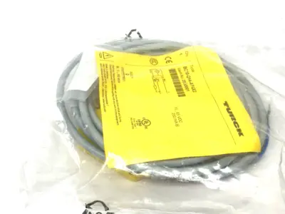 NEW TURCK RECTANGULAR CAPACITIVE SENSOR NO CONTACT PNP OUTPUT 2530001