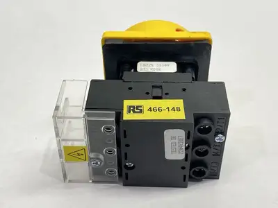 USED RS PRO PANEL MOUNT LOAD BREAK SWITCH 3-POLE 25A 750V