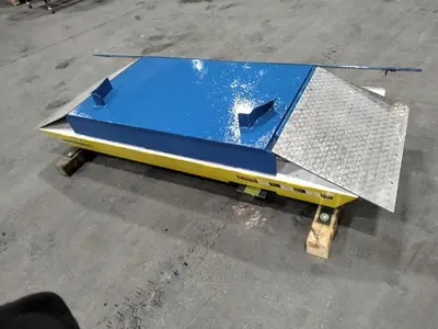 USED SOUTHWORTH LIFT TABLE