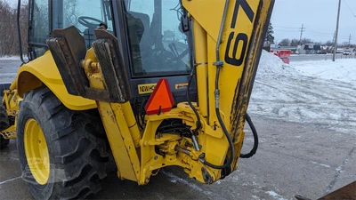 USED NEW HOLLAND 675E