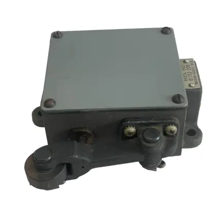 NEW REESE 01752-200 LIMIT SWITCH 01752200