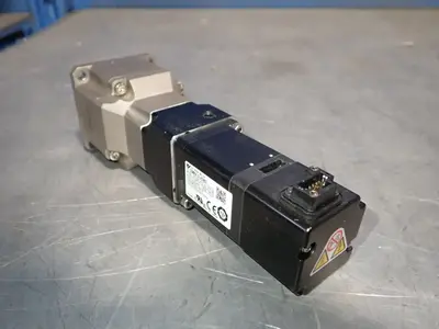 USED YASKAWA ELECTRIC SGMAV01A36A61