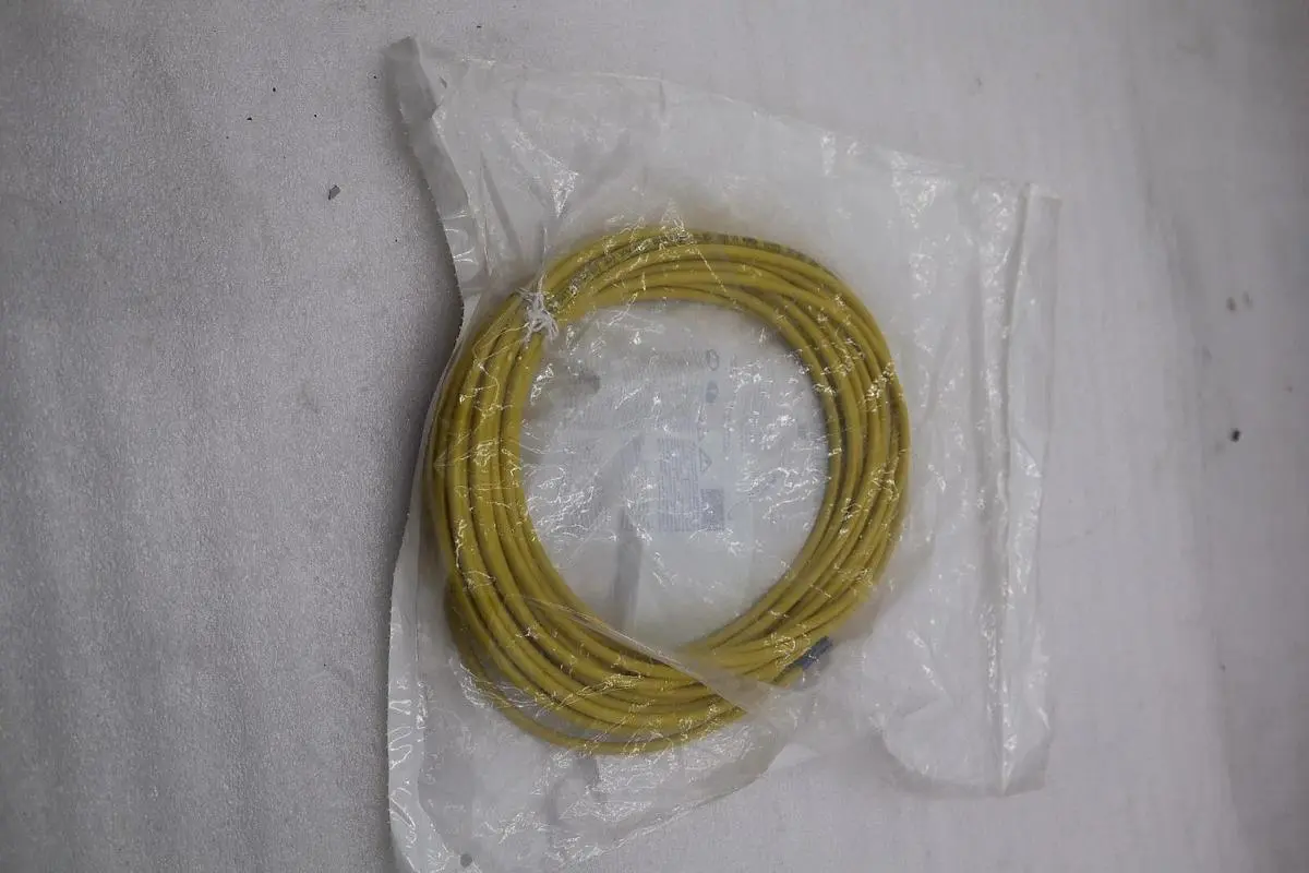 Murr Elektronik 7000-08041-0101000 Connector 3-pin 10m STOCK L-153A