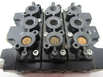 Aro Fluid Power A222PS 1119 4 Way Manifold Air Pilot Directional Valve Block