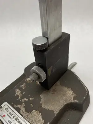 USED BROWN & SHARPE BENCHTOP 40" HEIGHT GAGE