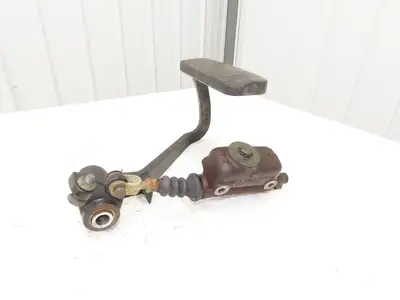 Yale Forklift Brake Pedal Master Cylinder Assembly Off ERC100HHN48TV096