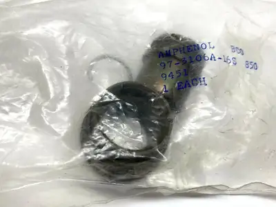 New | in-Stock AMPHENOL PLUG SHELL Connector Accessories | Maverick Industrial Sales #1108076