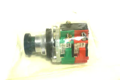 NEW WESTINGHOUSE OT3PF PUSHBUTTON 120/110VAC 50/60HZ 5676D14G06