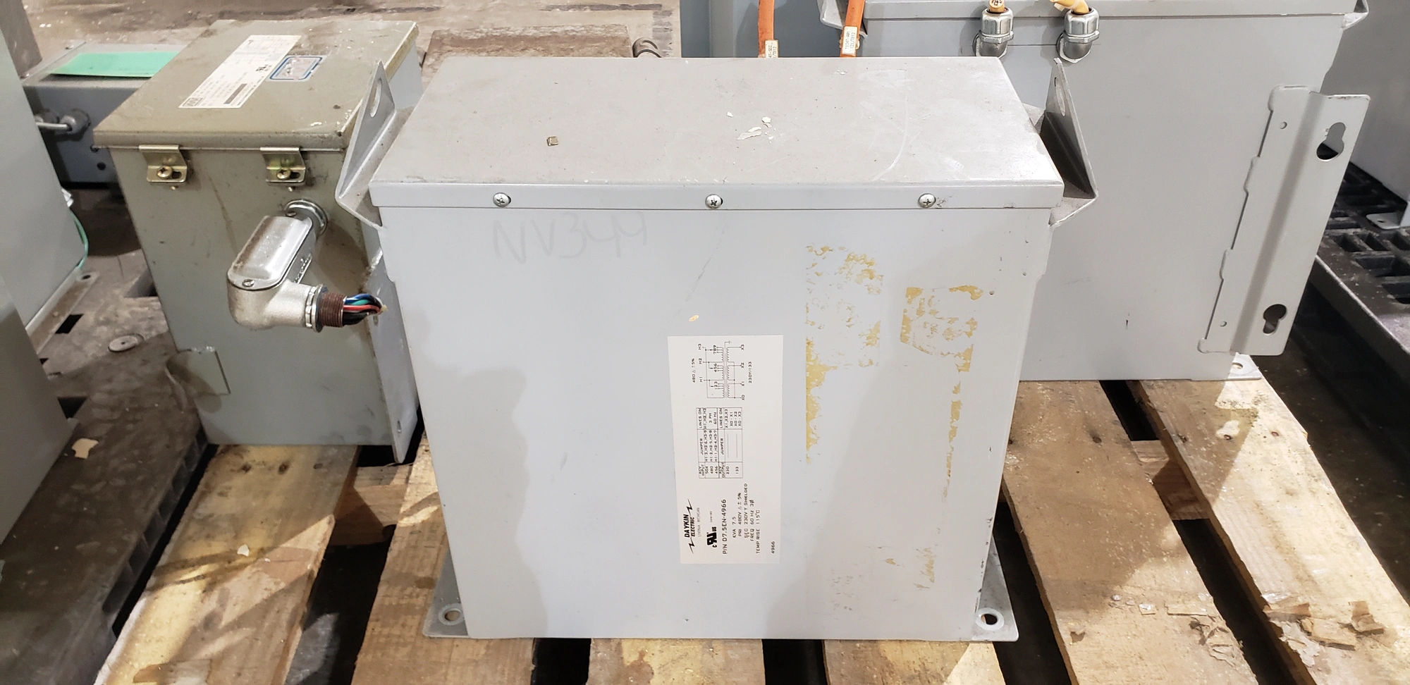 Daykin Transformer 7.5KVA; 480-230v  D7.5EN-4966